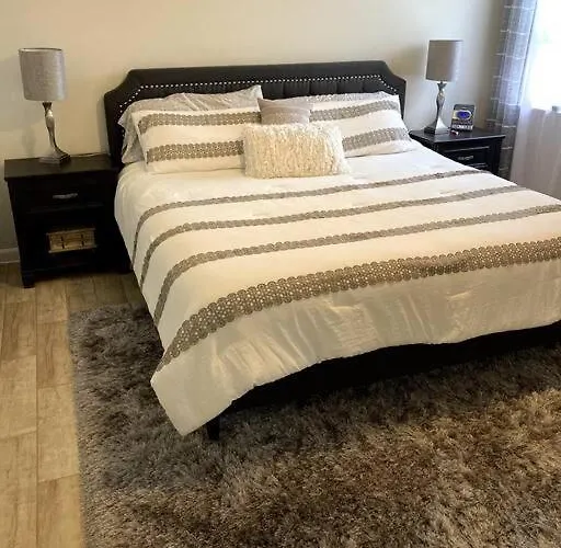 Very Private 3 Bed With Heated Pool Palms And Big Fenced Yard