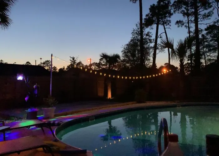 Very Private 3 Bed With Heated Pool Palms And Big Fenced Yard
