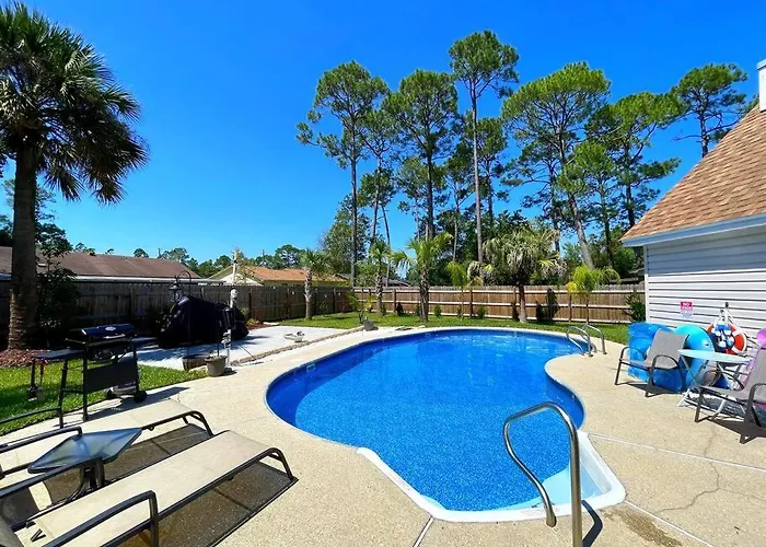 Very Private 3 Bed With Heated Pool Palms And Big Fenced Yard Holiday home