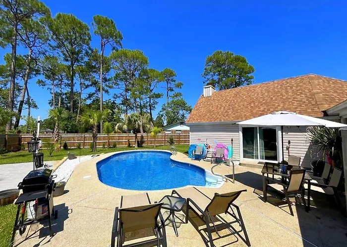 Holiday home Very Private 3 Bed With Heated Pool Palms And Big Fenced Yard Pensacola